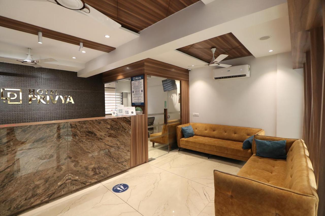 Hotel Privya Rooms And Banquet Surat Exterior photo